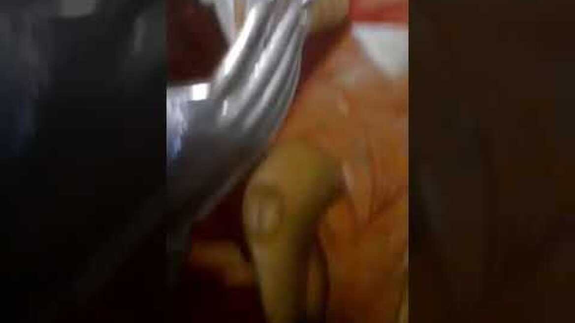 Σήμερα το πρωί η εικόνα της Παναγιας στον Άγιο Δημήτριο του Βύρωνα έτρεχαν δάκρυα