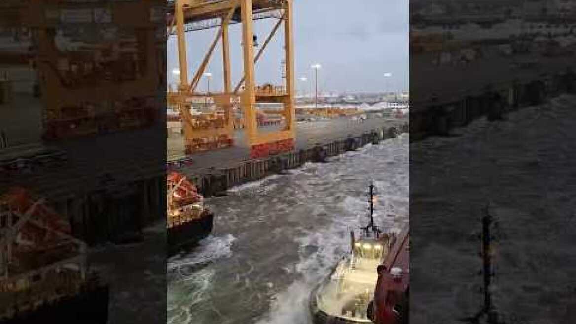 Mein Schiff 3 Collision in Bremerhaven