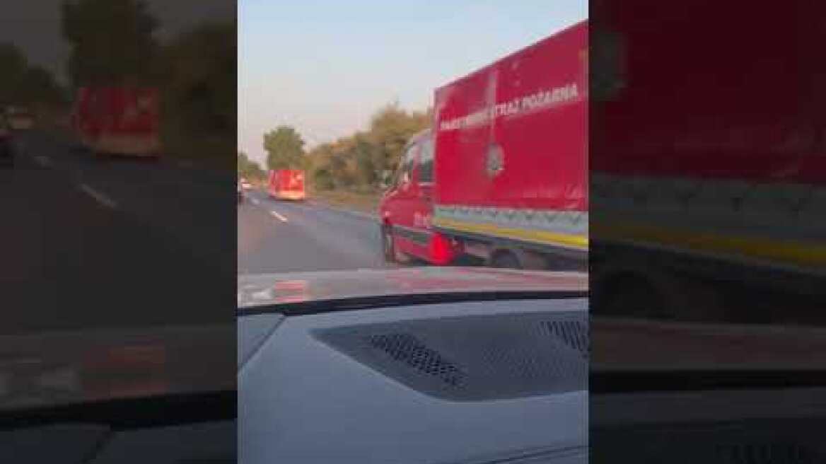 Οι πολωνικές ενισχύσεις για την Πυροσβεστική κατεβαίνουν Αθήνα από την Εθνική Οδό (2)