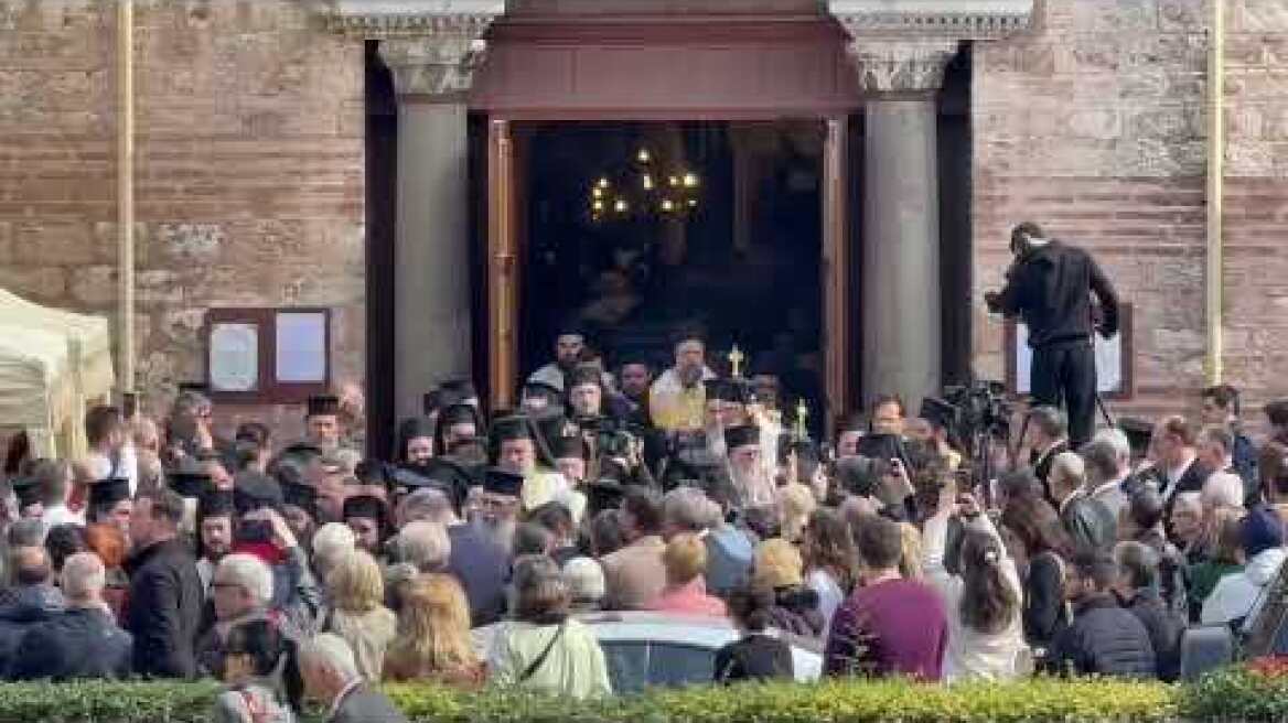 Ολοκληρώθηκε η εξόδιος ακολουθία του Μητροπολίτη πρώην Θεσσαλονίκης Άνθιμου (3)