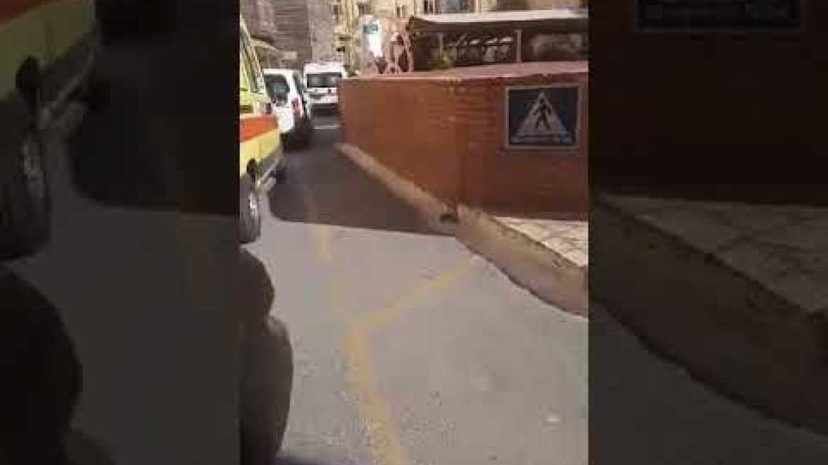 Εφημερία κόλαση στο Ιπποκράτειο – 30 εισαγωγές μέχρι τώρα από τις δυόμιση το μεσημέρι