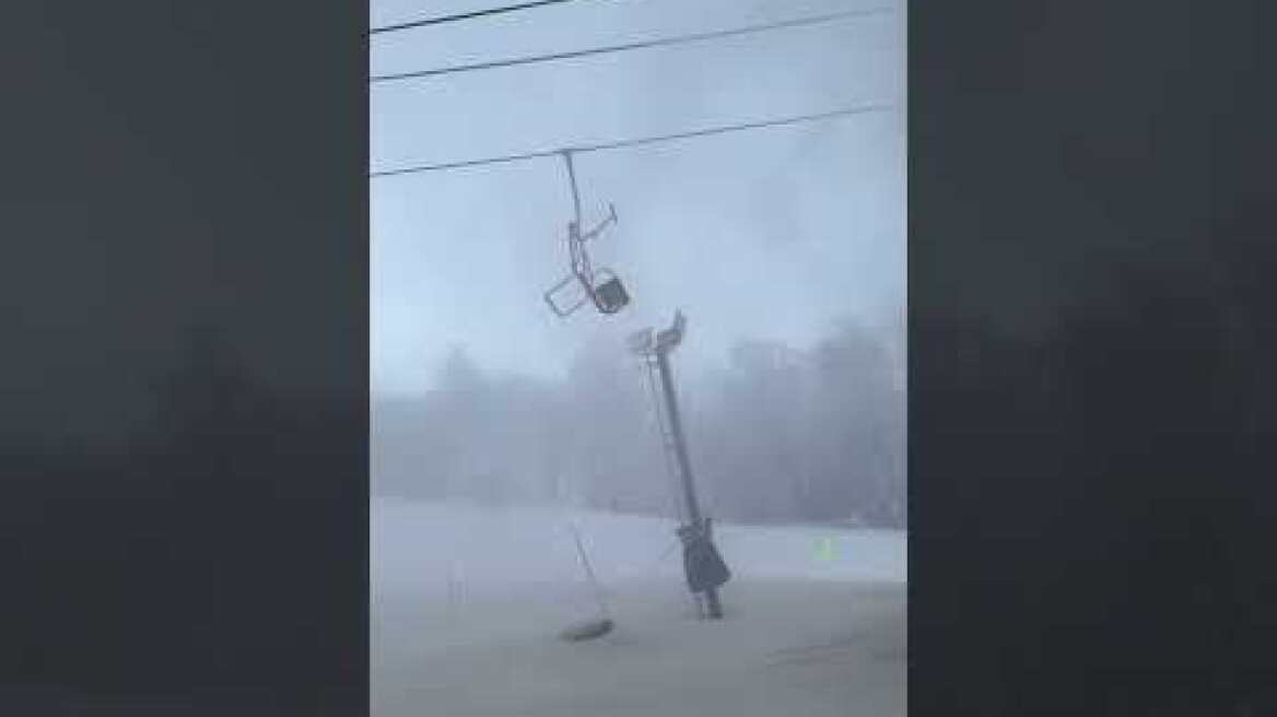 Pipe burst at a ski lift.  #beechmountain #skiing #snowboarding #snow