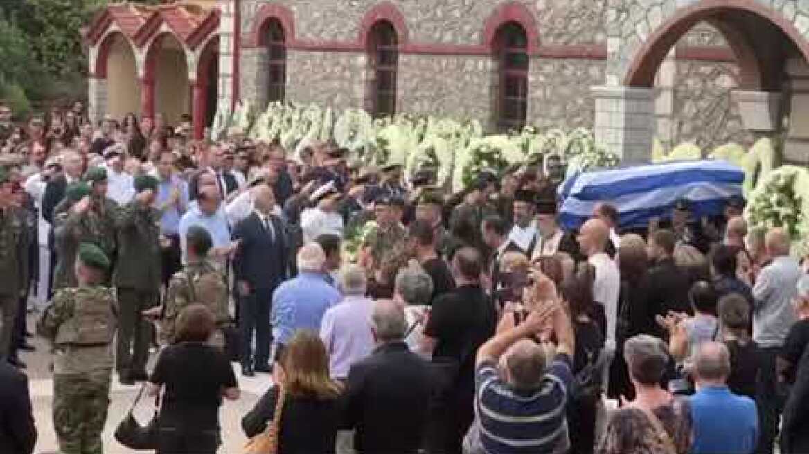 Είπαν το τελευταίο «αντίο» στον 27χρονο Γιώργο Βούλγαρη που σκοτώθηκε στη Λιβύη - 2