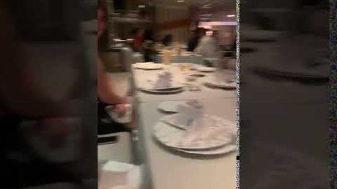 Η  Λίντσεϊ Λόχαν στη Μύκονο