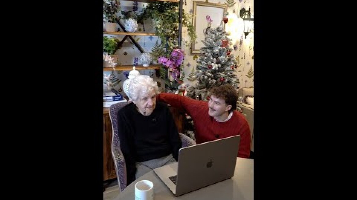 Robbie Williams surprises 94-year-old fan for Christmas