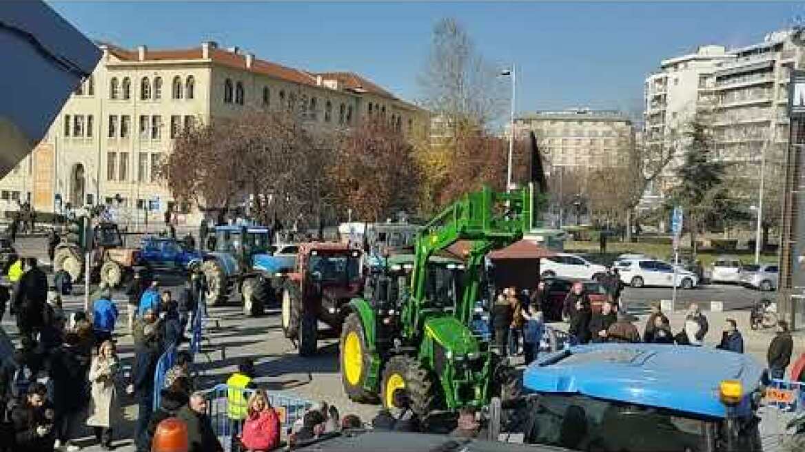 ,Απόβαση αγροτών με τρακτέρ στη ΔΕΘ