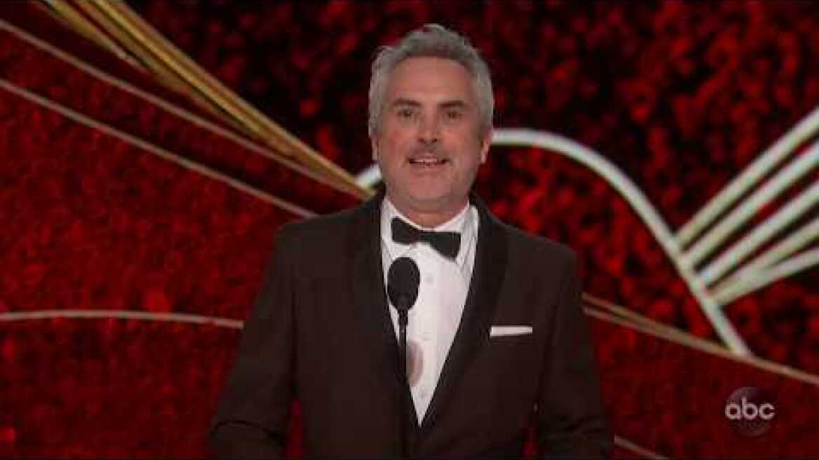 Alfonso Cuaron Accepts the Oscar for Directing