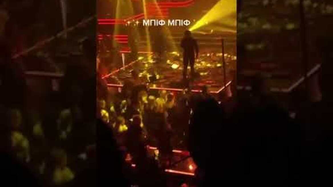 Xρήστος Μάστορας: Τα νεύρα του τραγουδιστή στη σκηνή - «Βλάκα, δεν ντρέπεσαι λίγο;» είπε σε πελάτη