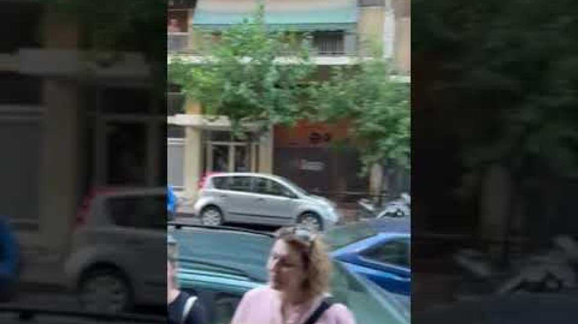 Εικόνες ντροπής στο Κτηματολόγιο Αθηνών με ουρές 12 ώρες πριν ανοίξει (2)