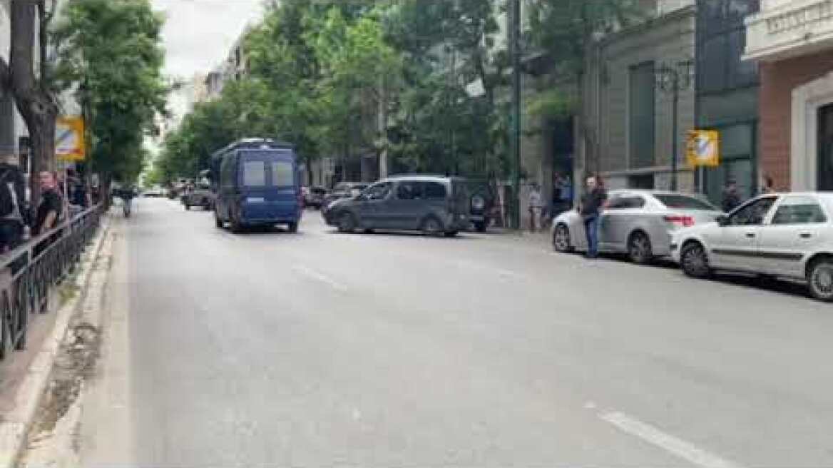 Επιχείρηση της ΕΛΑΣ για εκκένωση της κατάληψης στη Νομική Σχολή (2)