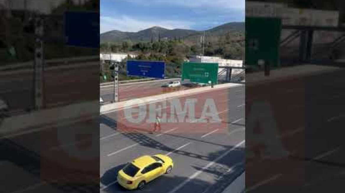 Αναβάτης πατινιού στην Λεωφόρο Καρέα