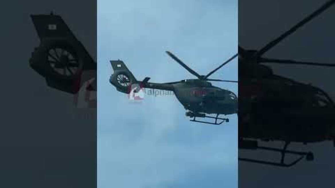 Αποκολλήθηκε φορέας εκτόξευσης ρουκετών από στρατιωτικό ελικόπτερο κι έπεσε σε κατοικημένη περιοχή