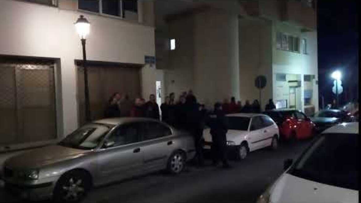 Έξω διαμαρτυρία για τη Μακεδονία ... μέσα ο Τζανακόπουλος