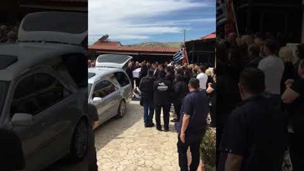 Θρήνος στην κηδεία της 28χρονης Κυριακής (2)