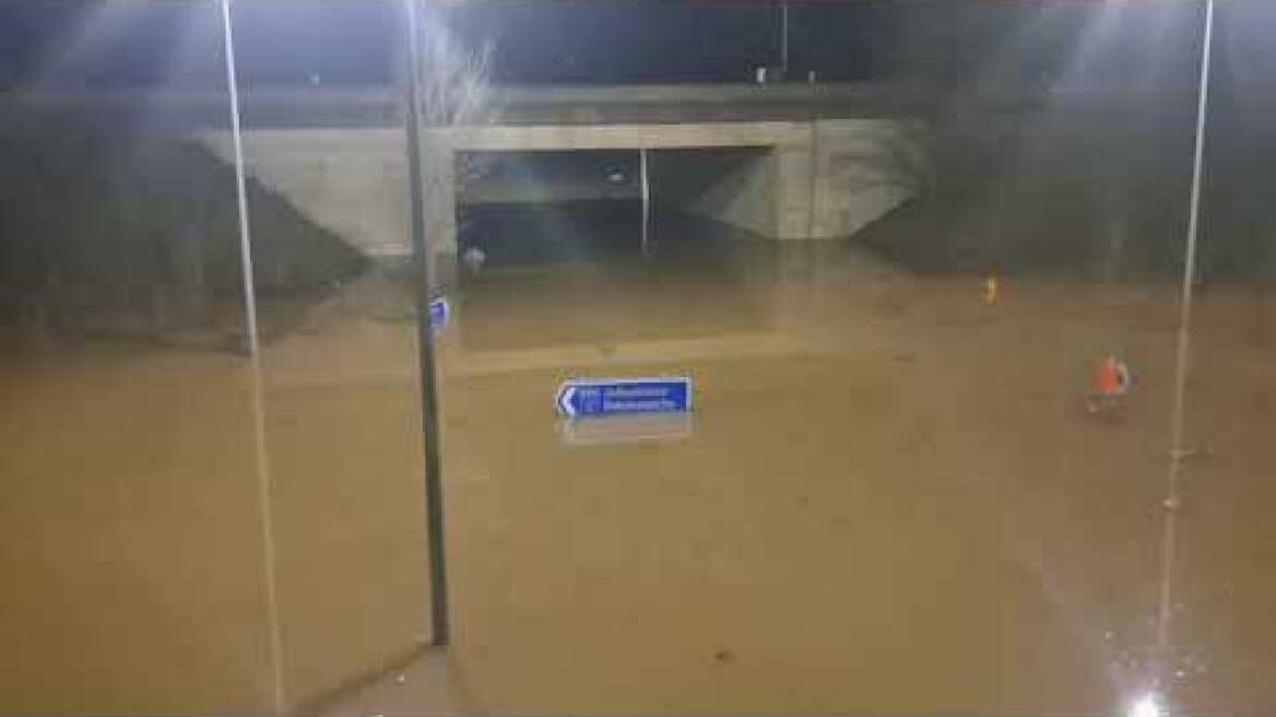 Ο Έβρος δοκιμάζεται από τις πλημμύρες: Τα νερά κάλυψαν μέχρι και τις πινακίδες στον κόμβο