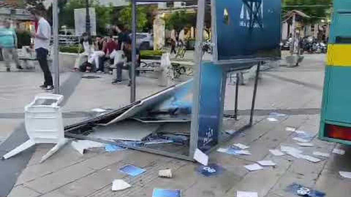 Πάτρα - Φθορές στο εκλογικό περίπτερο της ΝΔ