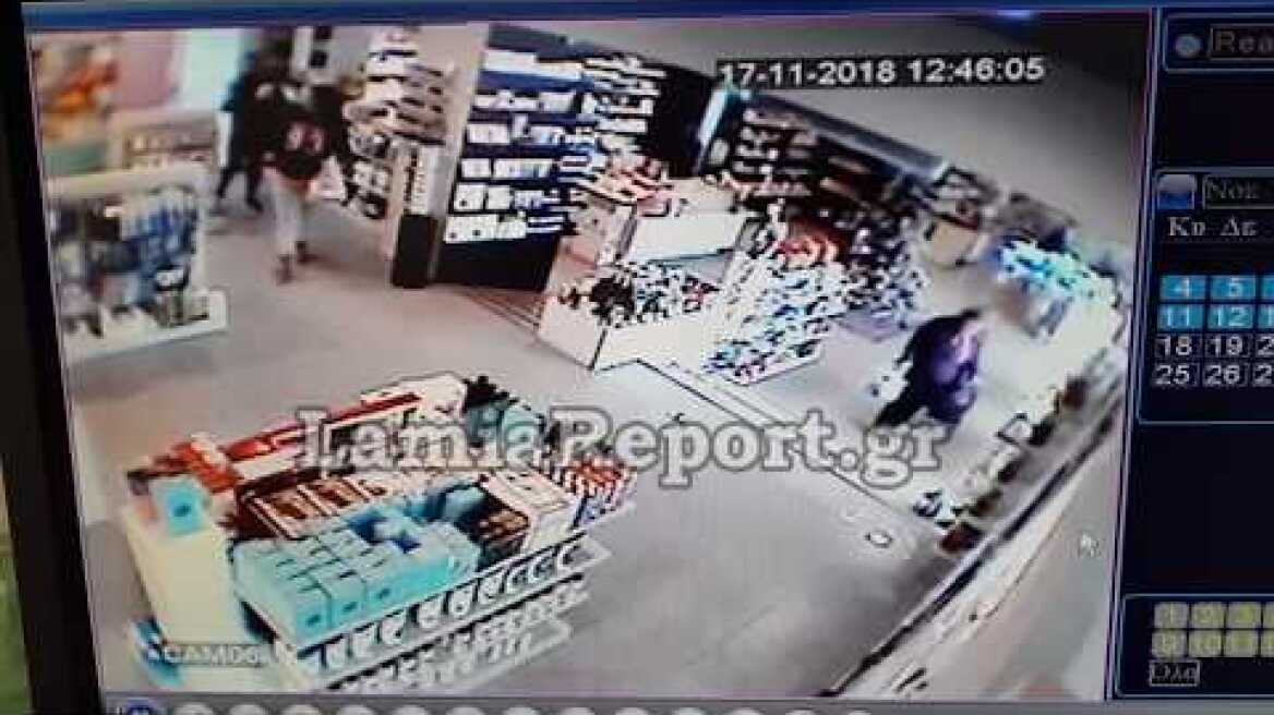 LamiaReport.gr: Η σοκαριστική στιγμή που εισβάλει το αυτοκίνητο μέσα στο φαρμακείο
