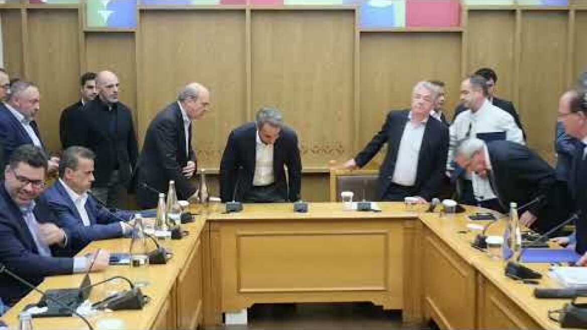 Ο Κυριάκος Μητσοτάκης στη σύσκεψη στην Περιφέρεια Κρήτης