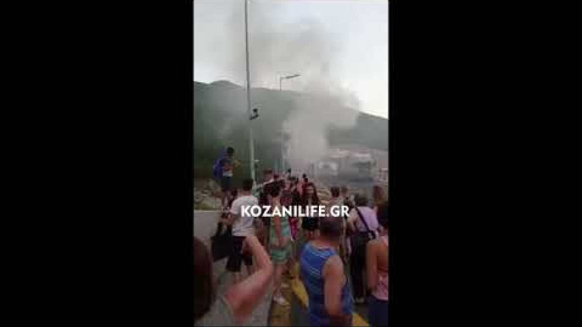 Φωτιά σε τουριστικό λεωφορείο στην εγνατία Οδό έξω από την Κοζάνη