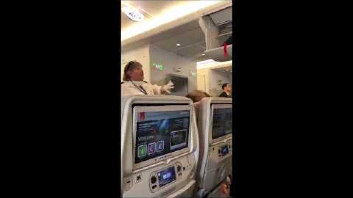 Emirates A380 Quarantined in New York JFK with Many Sick Passengers ! Emergency