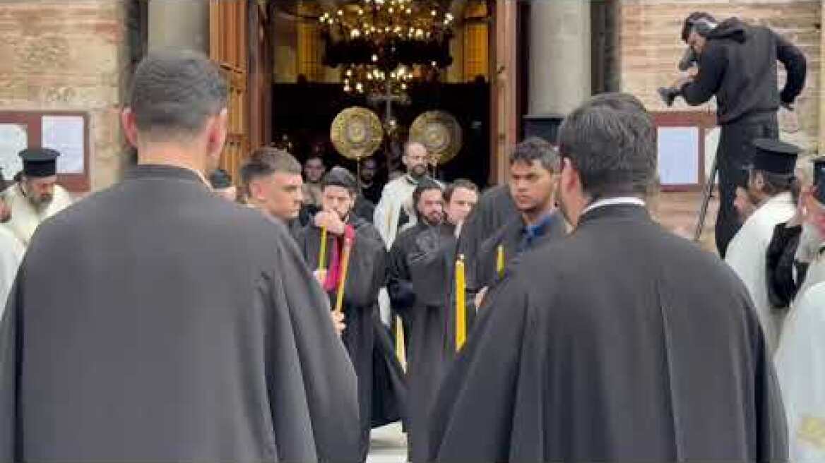 Ολοκληρώθηκε η εξόδιος ακολουθία του Μητροπολίτη πρώην Θεσσαλονίκης Άνθιμου