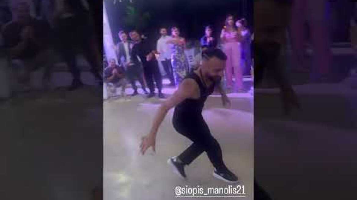 Παντρεύτηκε ο Μανώλης Σιώπης (3)