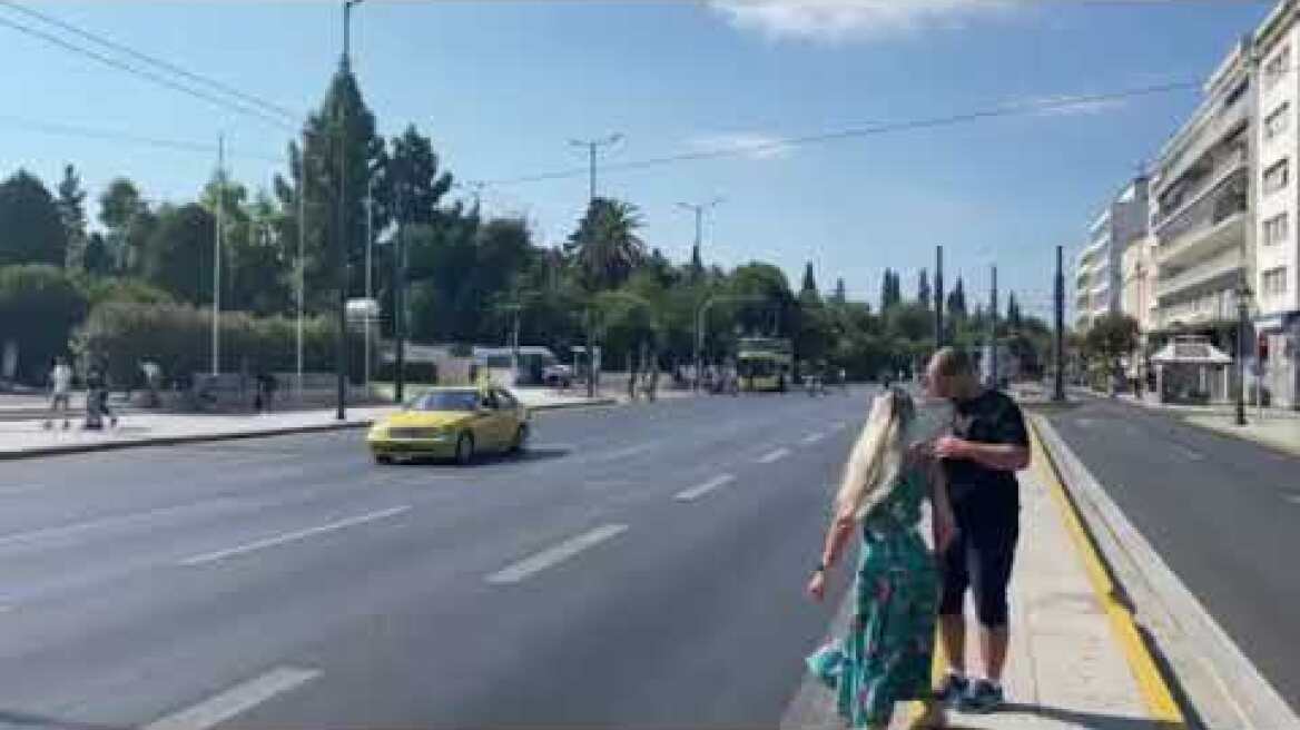 Άδειοι οι δρόμοι στην Αθήνα