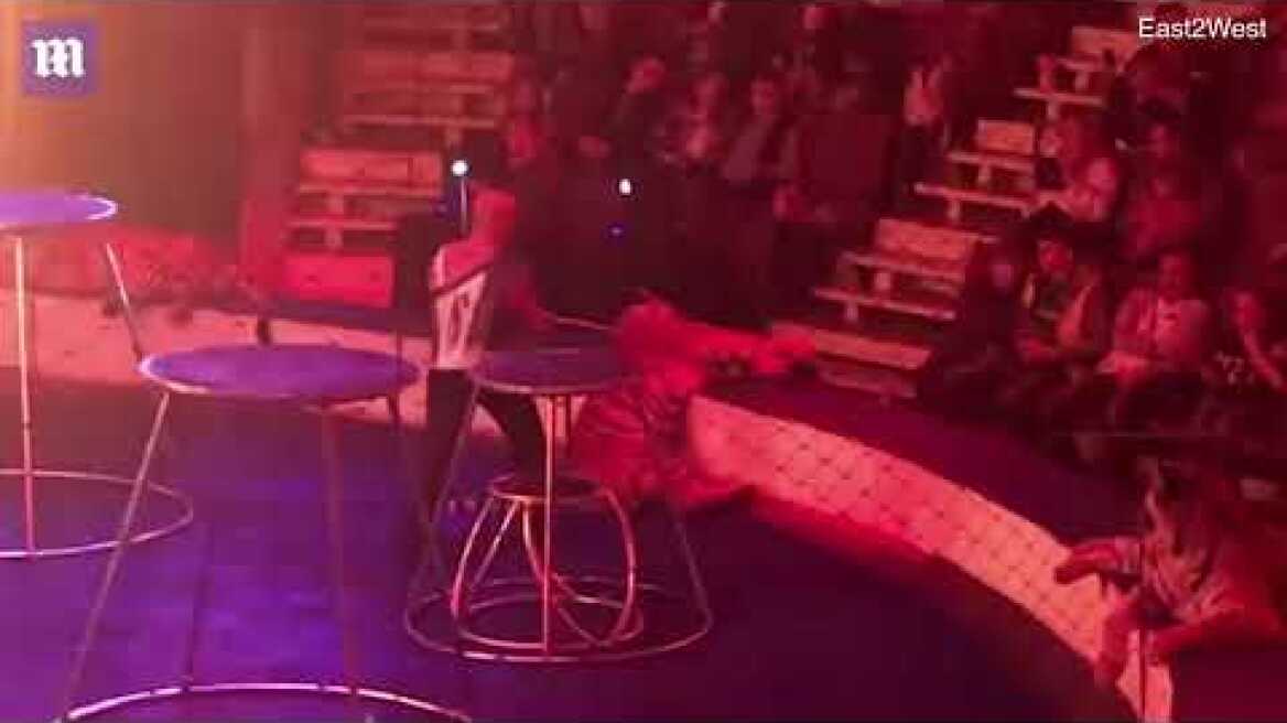 Τίγρης καταρρέει σε τσίρκο στη Ρωσία