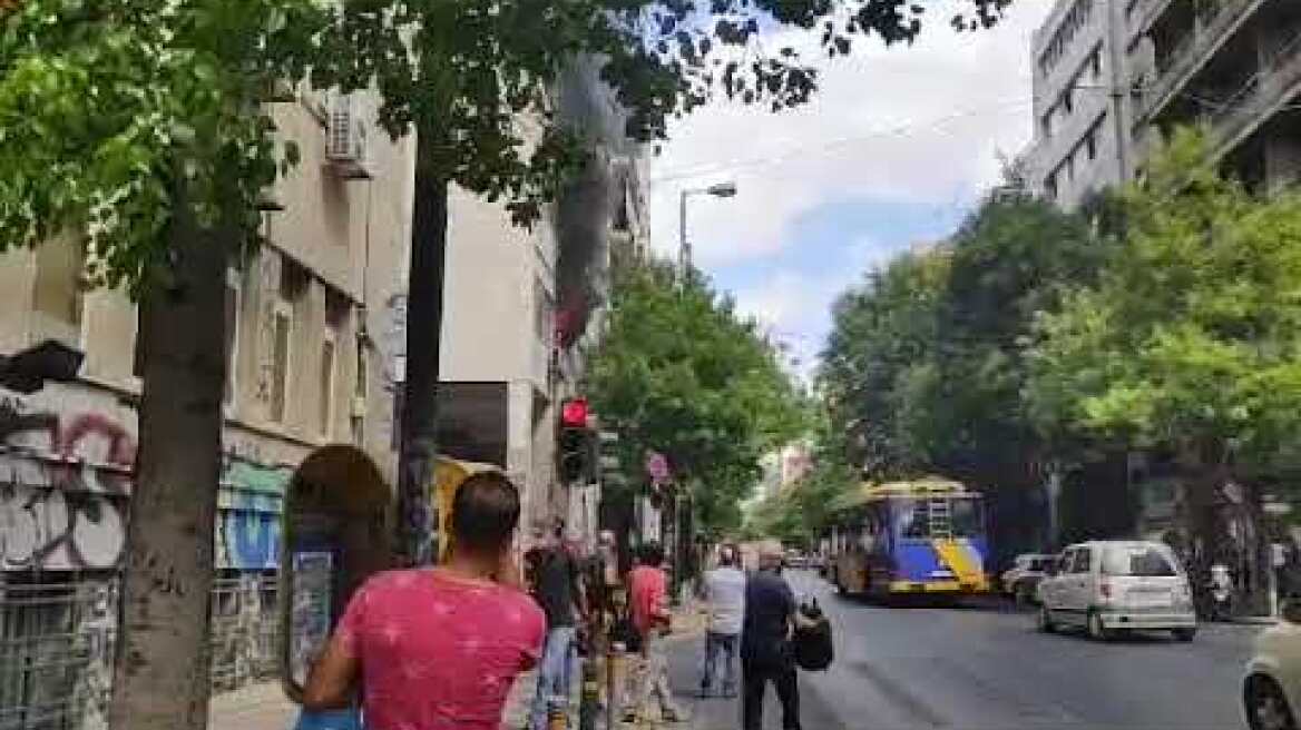 Φωτιά σε κτίριο Καποδιστρίου & 3η Σεπτεμβρίου 2/9/2021