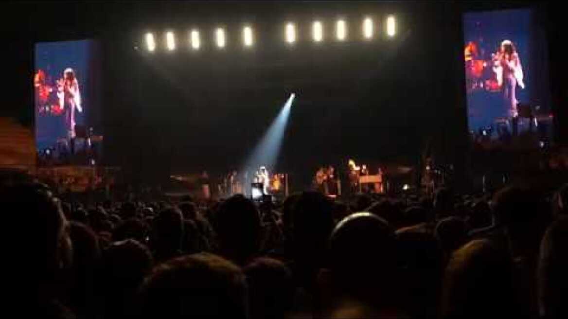 Shake it out  - Florence and the Machine @ Galatsi 2019