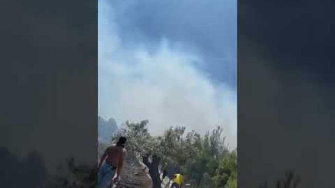 Korinthostv.gr - Μεγάλη πυρκαγιά στην Περαχώρα