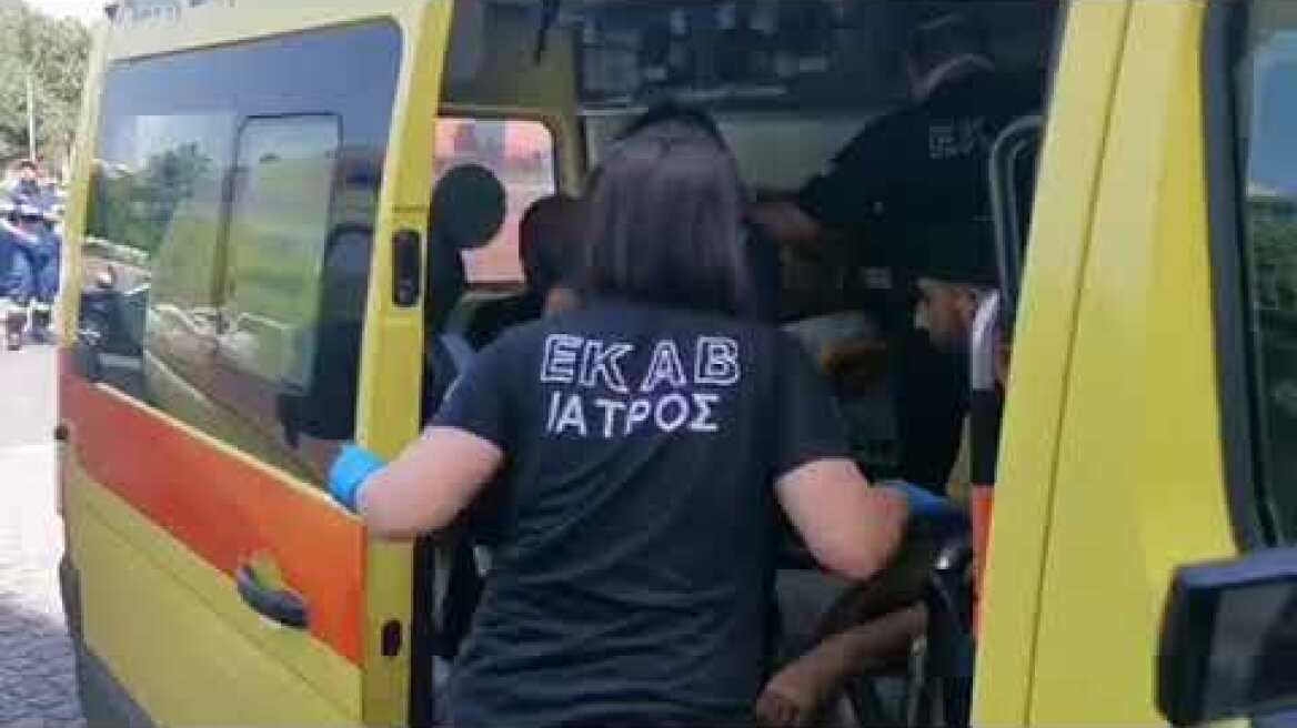 Θεσσαλονίκη: Μεγάλη φωτιά σε κτήριο στην πλατεία Αριστοτέλους - Φόβοι για εγκλωβισμένους (3)