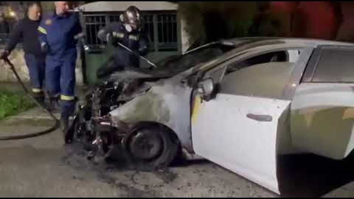 Αυτοκίνητο που ανήκει σε Εταιρια Σεκιουριτι πήρε φωτιά (2)