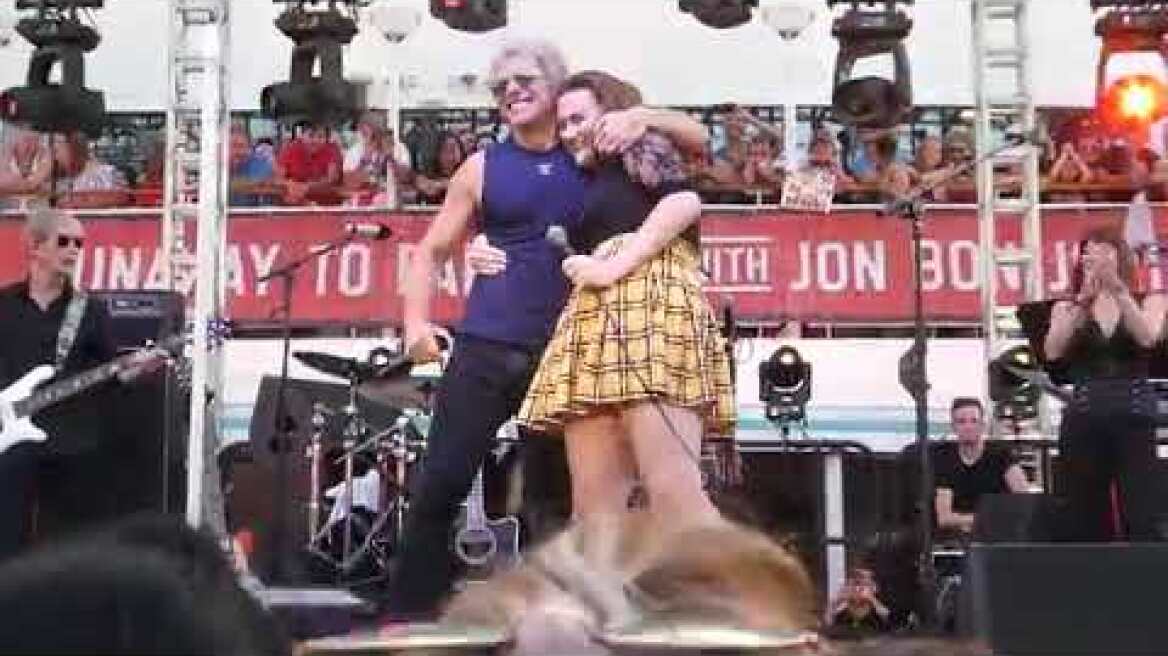 Singing It's My life with Jon Bon Jovi