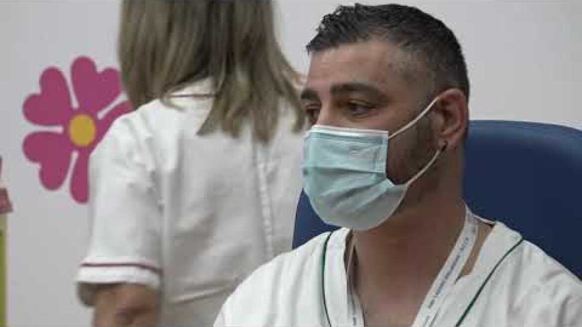 Vaccine Day, allo Spallanzani i primi vaccinati d'Italia