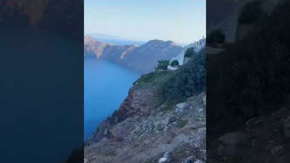 Πισίνες και μπετά βουλιάζουν την Καλντέρα στην Σαντορίνη (1)