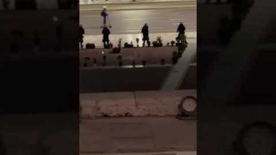Αστυνομικά μέτρα στον Άγνωστο Στρατιώτη λόγω πορείας φοιτητικών συλλόγων