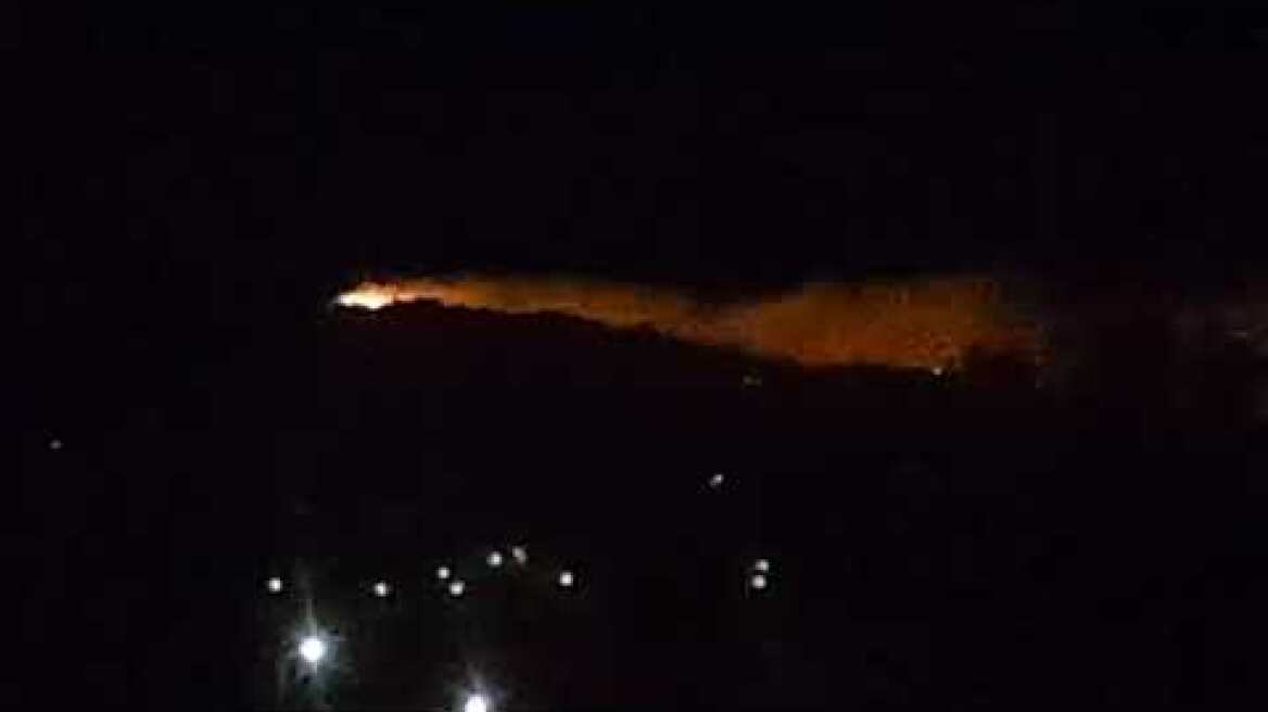 Φωτιά στην Κάρυστο: Μεγάλη κινητοποίηση των πυροσβεστικών δυνάμεων