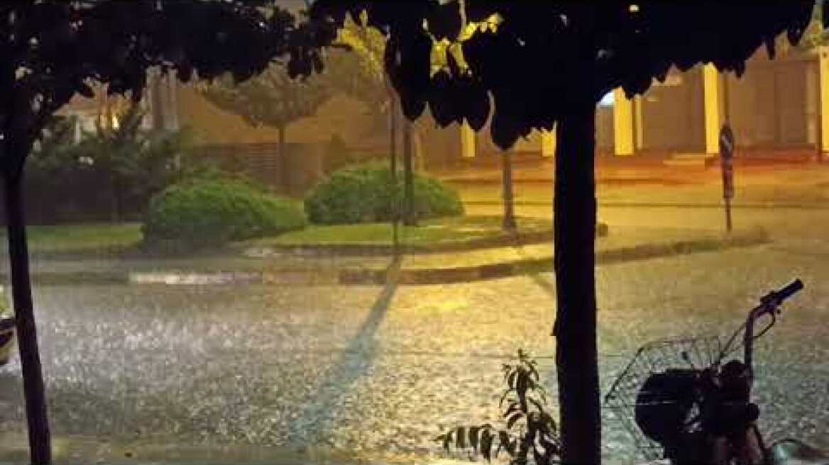 Αυγουστιάτικο μπουρίνι στα Τρίκαλα