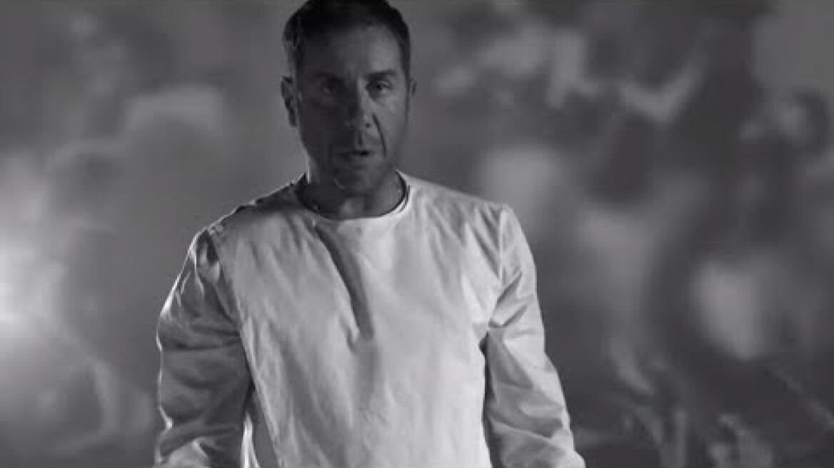 Γιώργος Μαζωνάκης - Αγαπώ Σημαίνει (Official Video Clip)