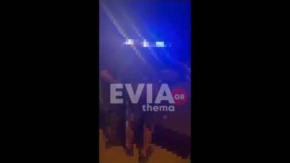 Eviathema.gr - Όχημα του Λιμενικού. Νεαροί