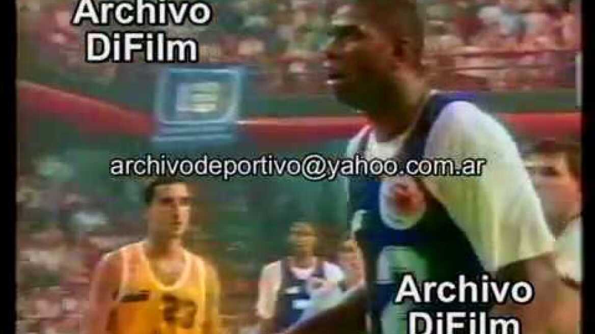 Magic Johnson con Diego Maradona en Rosario, Santa Fe - DiFilm 1994