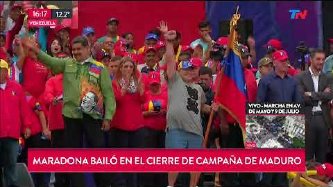 Maradona bailó en el cierre de campaña de Maduro
