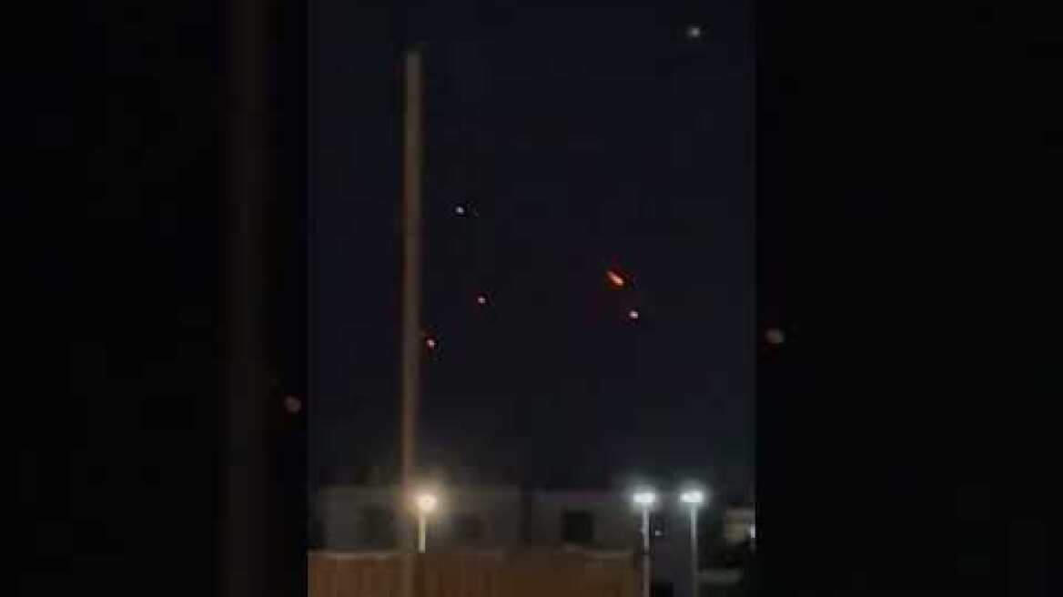 Ορατοί οι βομβαρδισμοί από την Κύπρο