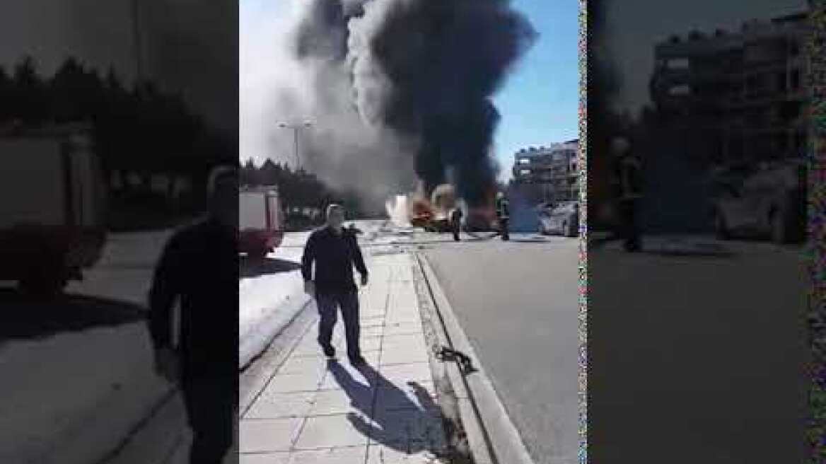 Έκρηξη στη Γλυφάδα: Πού στρέφονται οι έρευνες - Στο νοσοκομείο ο οδηγός του καμμένου ΙΧ