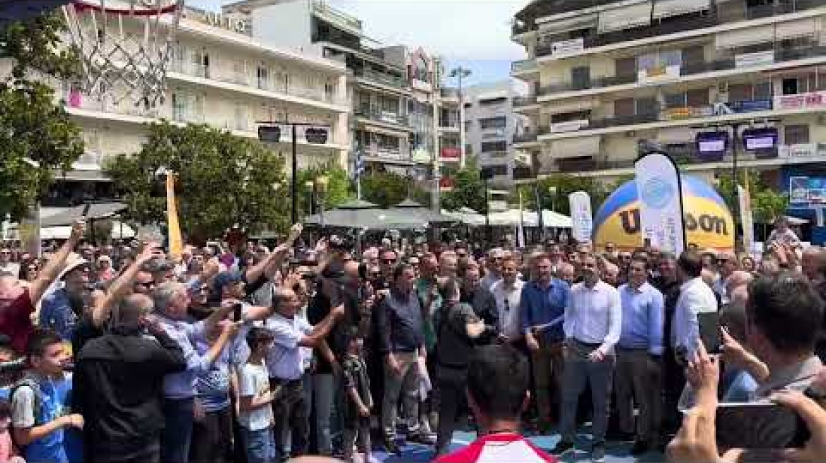 Σουτακια στο Αγρινιο από τον πρωθυπουργό