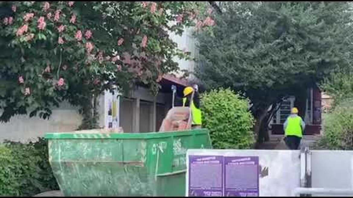 Eργασίες απομάκρυνσης των μπαζών από το κτίριο του Τμήματος Βιολογίας του ΑΠΘ 2