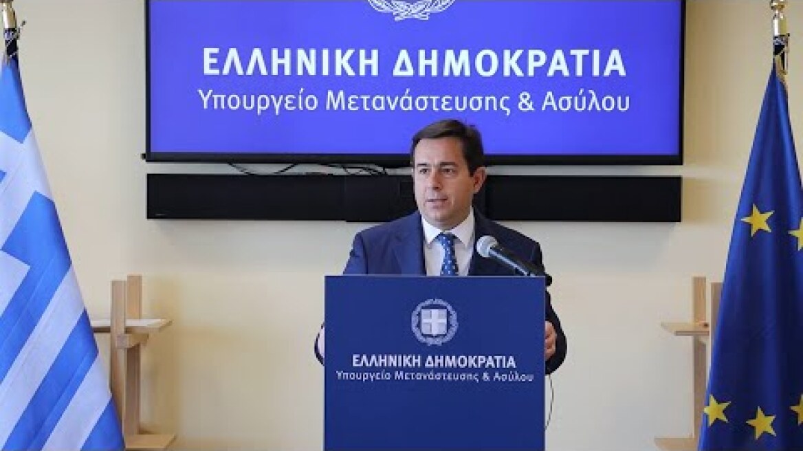 Ομιλία Νότη Μηταράκη-Διαμνημόνευση Μεταναστευτικής Αρωγής A’ τάξης στον Ναύαρχο ε.α. κ. Κλιάρη
