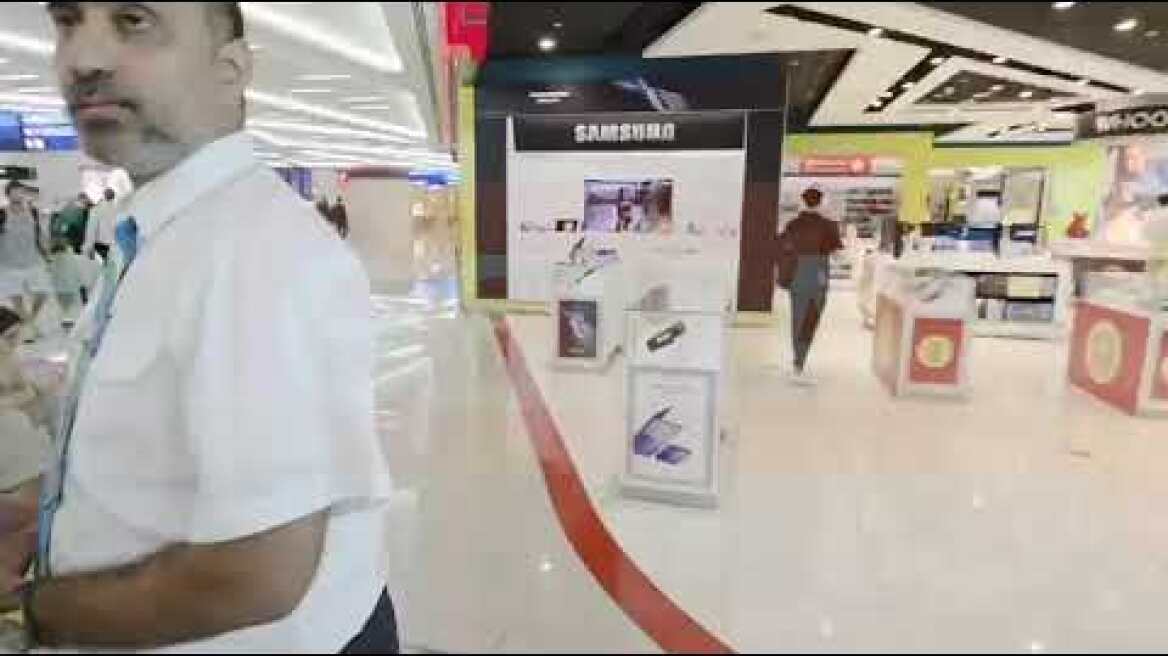 Εγκλωβισμένοι επιβάτες στο αεροδρόμιο του Ντουμπάι μετά την αναστολή πτήσεων, δείτε βίντεο