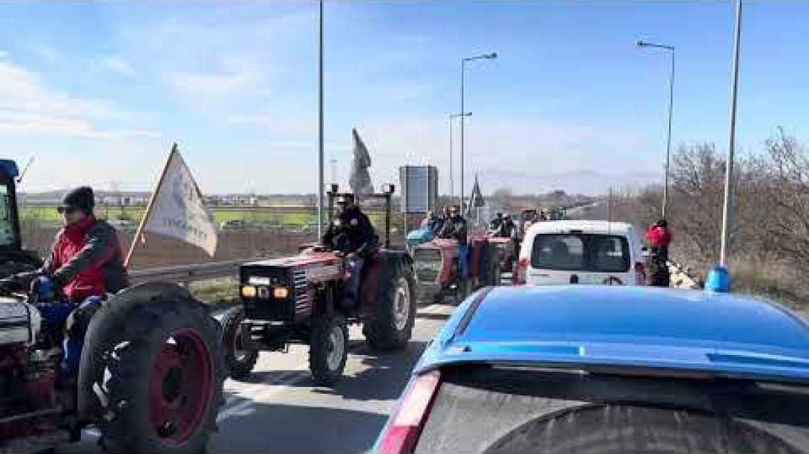 Άφιξη των τρακτέρ